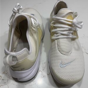 Nike Air Presto Athletic Shoes with Breathable Mesh Size 6